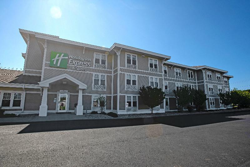 Holiday Inn Express & Suites Iron Mountain, An Ihg Hotel Exterior foto